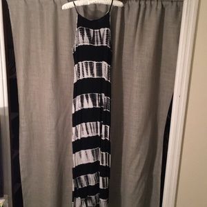 Size large black and white tye dye maxi dress
